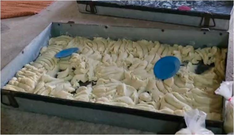 સફેદ માવાનો કાળો કારોબાર! બજાર નકલી માવા બનાવતી ફેક્ટરીઓથી ધમધમી રહ્યું છે, જાણો હકીકત