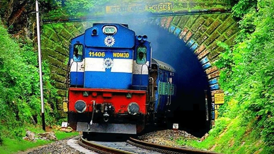 Indian Railways : રેલ્વે મુસાફરો માટે ખુશીના સમાચાર ! ટ્રેન લેટ થશે તો ફ્રીમાં મળશે બ્રેકફાસ્ટ-