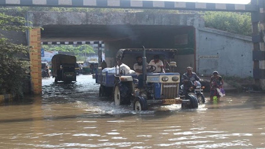 ગુજરાતના આ શહેરમાં વરસાદ વિના જ ભરાયું પાણી, લોકોની મુશ્કેલીમાં વધારો થતાં નગરપાલિકા તંત્ર દોડત