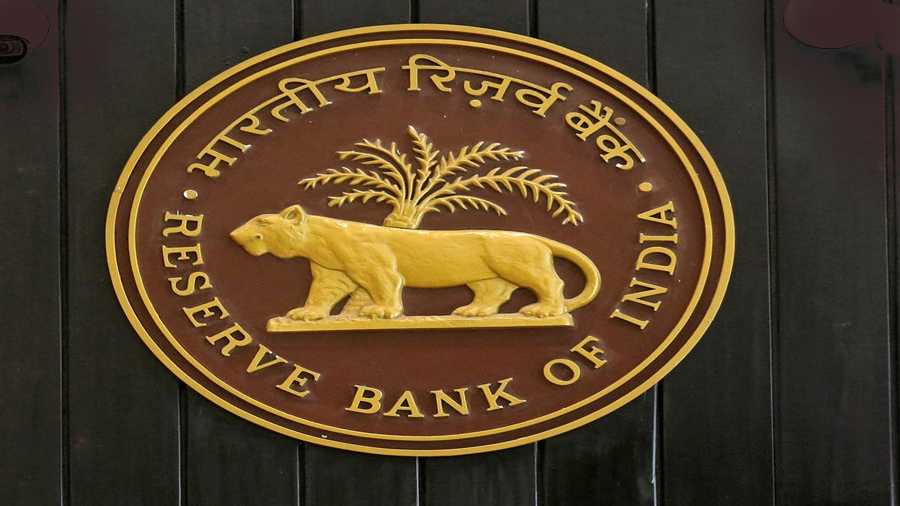 લગભગ 4 વર્ષ પછી આ બેંકને મળી આઝાદી, RBI એ કડક પ્રતિબંધો હટાવ્યા
