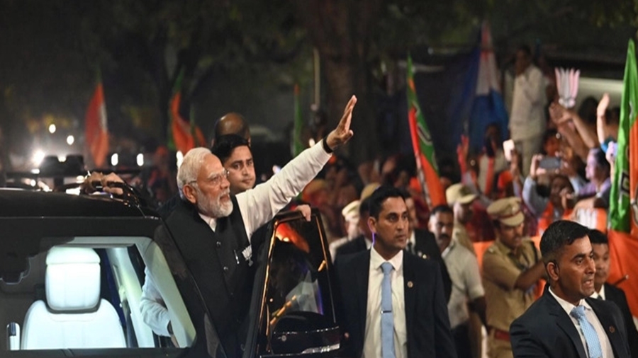 Gujarat Election 2022 : જાણો શું હતું સુરત આવવા પાછળ PM મોદીનું રિયલ મિશન? ભવ્ય રોડ-શો અને જાહે