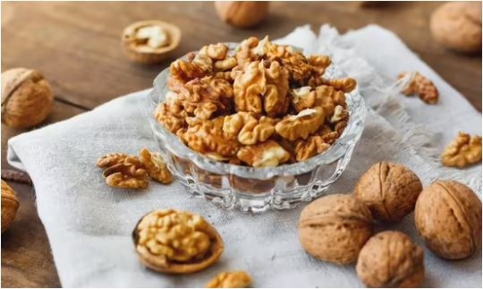 સુપરફૂડ ગણાતા અખરોટ પણ બની શકે છે જોખમરૂપ! જો આ સમસ્યાઓ હોય તો ચેતી જજો? જાણો