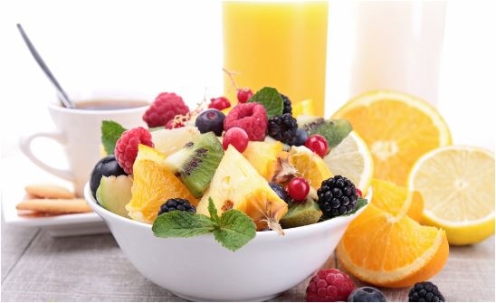 શું તમે પણ ખાલી પેટ ફળો ખાવા ટેવાયેલા છો? તો આ વાત સમજી લો નહિ તો થઈ શકે છે મોટું નુકસાન! જાણો