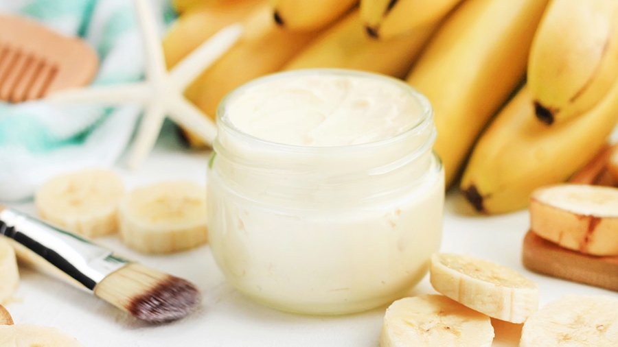Skin Care Tips : માત્ર 20 મિનિટમાં ઘરે જ બનાવો Banana ફેશિયલ અને મેળવો ચમકદાર ત્વચા, જાણો કઈ રી