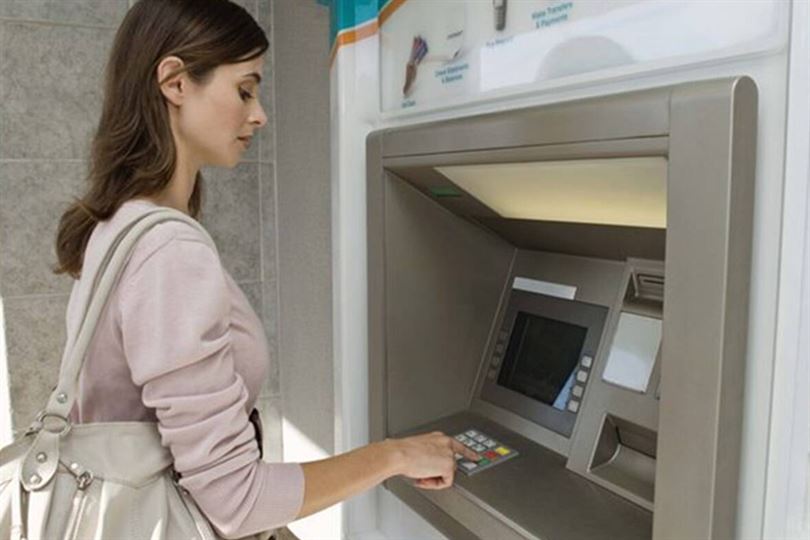 ATMમાંથી રોકડ ઉપાડવી થશે મોંઘી : હવે લિમિટ કરતા વધુ ઉપાડવા પર લાગશે આટલો ચાર્જ, જાણો વિગત