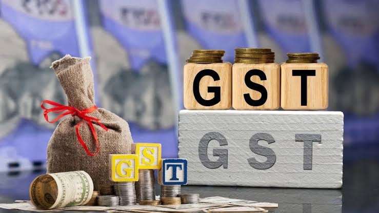 GST ઘટાડાનો લાભ નથી મળી રહ્યો? તમે ટોલ-ફ્રી નંબર તેમજ WhatsApp પર ફરિયાદ કરી શકો છો