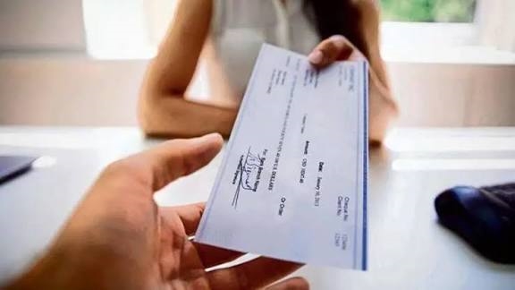 ચેક ક્લિયરન્સ સિસ્ટમ જાન્યુઆરીમાં બદલવાની હતી, પરંતુ RBI એ છેલ્લી ઘડીએ અચાનક સમયમર્યાદા લંબાવી 