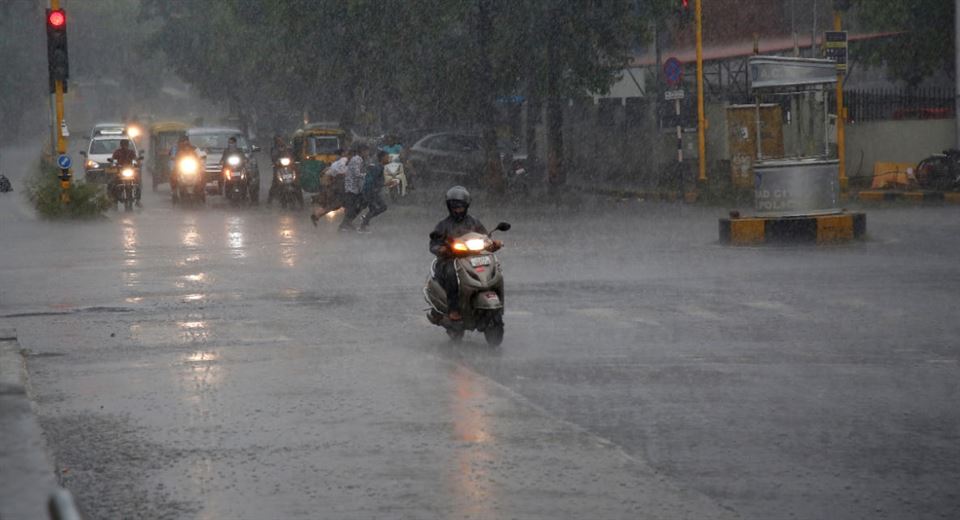 Gujarat Weather: હવામાન વિભાગના મતે ડિસેમ્બરની આ તારીખોમાં કમોસમી વરસાદ ખાબકી શકે છે