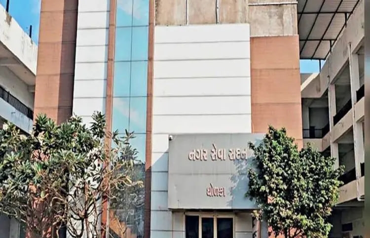 ભાજપમાં ભડકો? ધોળકા નગરપાલિકાના 11 કાઉન્સિલરોએ રાજીનામાં આપી દીધા, તો બીજી તરફ અમદાવાદના સાંસદે