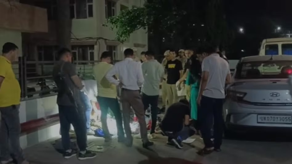 બાગેશ્વર ધામની હનુમાન કથામાંથી ફરી રહેલા એક જ પરિવારના 7 લોકોને ગાડીમાં કરી આત્મહત્યા