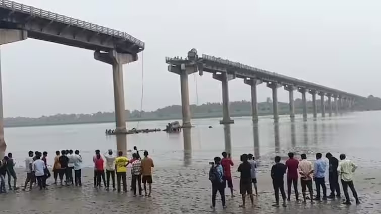Gambhira Bridge Collapse: મધ્ય ગુજરાત-સૌરાષ્ટ્રને જોડતો ગંભીરા બ્રિજ તૂટી પડ્યો, 4 વાહનો નદીમાં