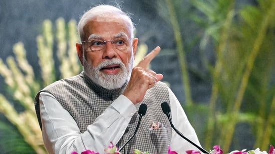 કેન્દ્ર સરકારનો મોટો નિર્ણય, આ 3 દેશમાંથી 2024 સુધીમાં ભારત આવેલા લોકોને દેશમાં રહેવાની મળી મંજ
