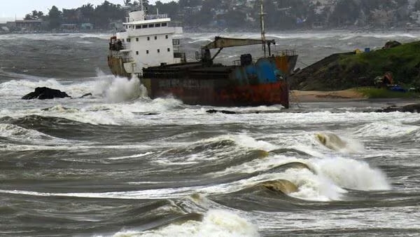 તબાહી મચાવીને આંધ્ર કિનારા પરથી આગળ વધ્યું મોન્થા વાવાઝોડું, જાણો ક્યાં જશે, કયા રાજ્યોમાં એલર્