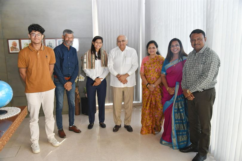 વર્લ્ડ કપ વિજેતા વડોદરાની રાધા યાદવનું મુખ્યમંત્રી ભૂપેન્દ્ર પટેલે કર્યું સન્માન