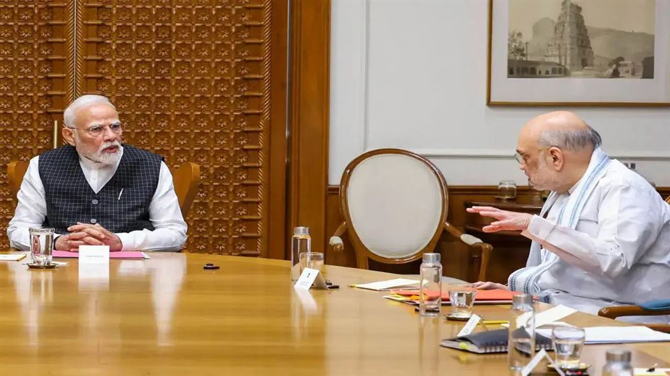 ‘બીજી વાર હિંમત નહીં થાય...’, દિલ્હી બ્લાસ્ટ બાદ અમિત શાહે આતંકીઓને આપી ચીમકી, NSA ડોભાલ, IB ચી