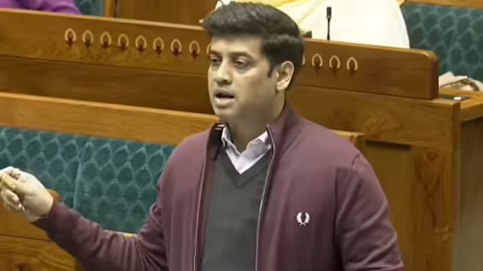 લોકસભામાં ચૂંટણી લડવાની લઘુત્તમ વય ઘટાડવાની ઉઠી માંગ