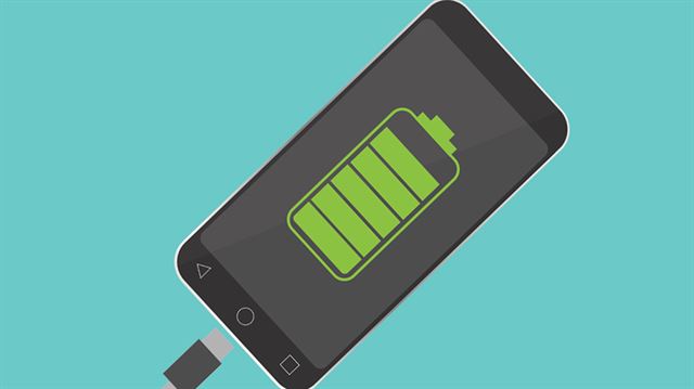 સ્માર્ટફોન ચાર્જ કરતી વખતે આ ચાર ભૂલો ક્યારેય નહીં કરો, બેટરીની લાઇફ વધારવામાં મળશે મદદ