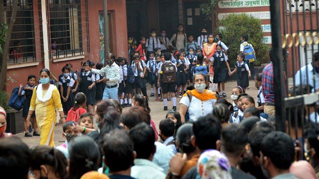 મુંબઈની શાળામાં કોરોના બ્લાસ્ટ, ઓમિક્રોનના ખતરા વચ્ચે 16 વિદ્યાર્થીઓ કોરોનાથી સંક્રમિત