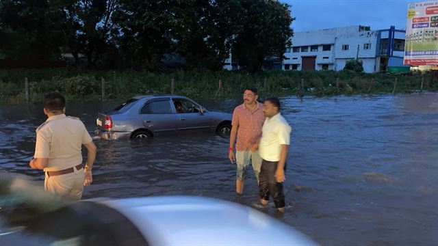 Heavy Rain in Gujarat: મેઘ તાંડવ બાદ સામે આવ્યા તારાજીના દ્રશ્યો, ગુજરાતના 636 રસ્તા બંધ, અનેક 