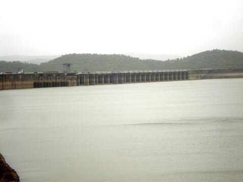 Ukai Dam Alert: ઉકાઇ ડેમની જળસપાટી વધી, 4 દરવાજા ખોલીને 46 હજાર ક્યૂસેક પાણી છોડાયું! સુરતના દર