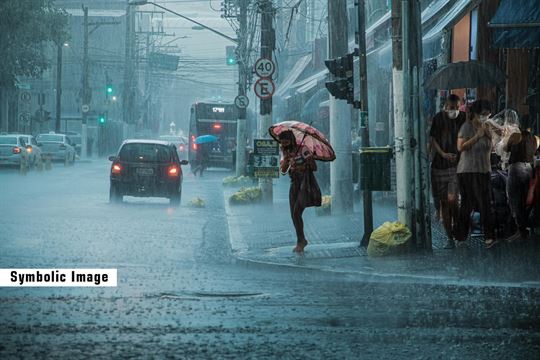 Rain Alert: એક સાથે ચાર સિસ્ટમ સક્રિય થઇ ગઈ! પરિણામે આવતીકાલે આ જિલ્લાઓમાં ભારેથી અતિભારે વરસાદ