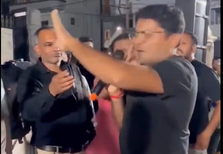 Video: AAPની સભામાં લાફાવાળી! સવાલ પૂછનાર યુવકને પાર્ટીના કાર્યકરે ઇસુદન ગઢવી સામે જ થપ્પડ મારી