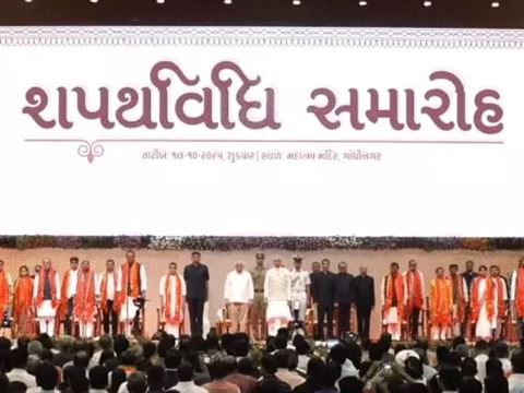 ગુજરાતના નવા મંત્રીમંડળે પદ અને ગોપનીયતાના લીધા શપથ, જાણો કોને કયો હવાલો મળ્યો