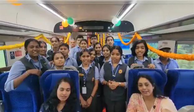 વંદે ભારત એકસપ્રેસમાં શાળાના વિદ્યાર્થીઓએ RSSના ગીત ગાતા આ રાજ્યની સરકારે આપ્યા તપાસના આદેશ; જા