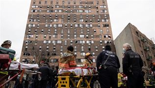 શહેરની સૌથી મોટી દુર્ઘટના : ન્યૂયોર્કના એપાર્ટમેન્ટમાં ભીષણ આગ ફાટી નીકળી, 9 બાળકો સહિત 19નાં મ