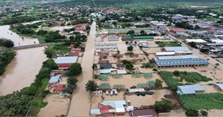 આફ્રિકામાં ભારે વરસાદને કારણે 400થી વધુના મોત રાષ્ટ્રપતિએ કર્યુ રાષ્ટ્રીય આપદાનું એલાન