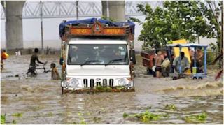 Rain News: ગુજરાતમાં પહેલા વરસાદનો કહેર!  રસ્તાં બંધ, અંધારપટ-વીજળી ગૂલ અને ધરાશાયી થાંભલા!  વર