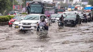 Gujarat Heavy rain: મેઘ તાંડવથી દક્ષિણ-મધ્ય ગુજરાત તરબોળ: 5 જુલાઇ સુધી આ જિલ્લાઓમાં પડશે ભારે વ