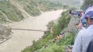 Rudraprayag Bus Accident: અલકનંદા નદીમાં પડી મુસાફરોથી ભરેલી બસ, બદ્રીનાથ હાઇવે પર થયો અકસ્માત