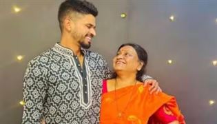 Video: ક્લીન બોલ્ડ! માતાની બોલિંગ જોઈને શ્રેયસ ઐય્યરનો છૂટ્યો પરસેવો, લિવિંગ રૂમની મજેદાર મેચનો