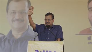 Video: ‘.. તો પહેલી ગોળી મારી છાતીમાં લાગશે’, પશુપાલકો અને સાબર ડેરી વચ્ચેની જંગમાં કેજરીવાલની 