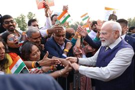 Video: અંગ્રેજોના દેશમાં પણ ભારતનો જયજય કાર! PM નરેન્દ્ર મોદીનું લંડનમાં ઉષ્માભર્યું સ્વાગત, હા