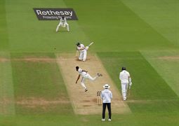 IND Vs ENG Test Series: પાકિસ્તાના આ પૂર્વ ક્રિકેટરનો લવારો- ‘વેસેલિન લગાવીને બૉલ ચમકાવ્યો, તપા