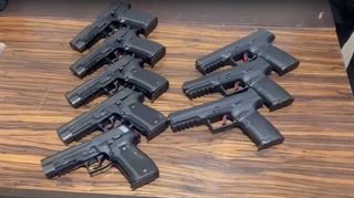 દિલ્હીમાં પાકિસ્તાનથી મોકલવામાં આવેલા હથિયારોનો જથ્થો જપ્ત કરાયો, જાણો આ બંદૂકો કોના માટે હતી