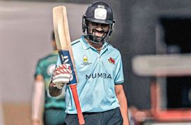 રોહિત શર્માને સદી ફટકાર્યા બાદ મળ્યા એટલા પૈસા કે વિરાટ કોહલીની પાણીની 3 બોટલ પણ નહીં આવે