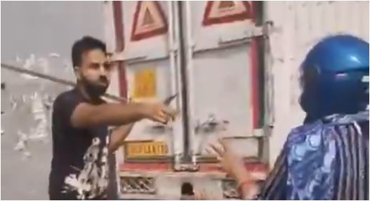 વિડિયો વાયરલ થતાં થઈ કાર્યવાહી
