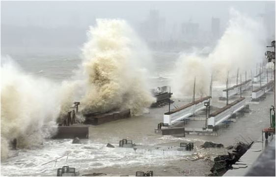 શ્રીલંકામાં વાવાઝોડાનો વિનાશક પ્રભાવ