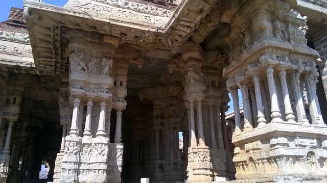 વિઠ્ઠલ મંદિર (Vitthal Temple) :