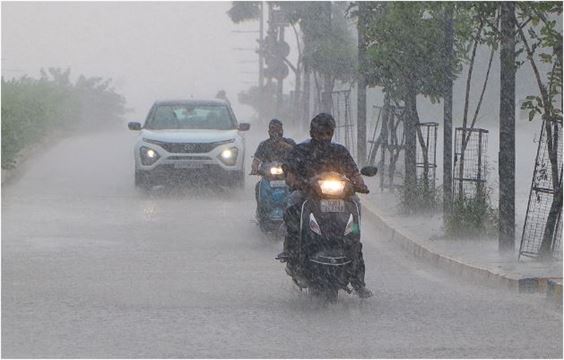 ધોધમાર વરસાદ સાથે તોફાની વાતાવરણ ઉભું થશે