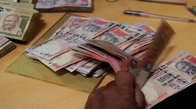 1,000 અને  500ની નોટોને રાતોરાત દૂર કરાઈ હતી