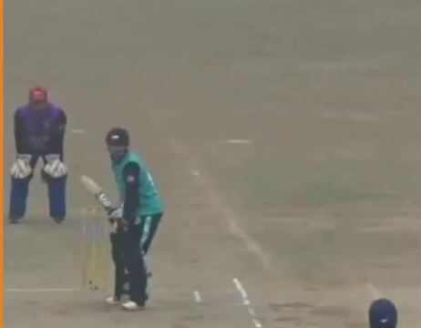 સ્થાનિક ટુર્નામેન્ટમાં પેલેસ્ટિનિયન ધ્વજ લગાવેલું હેલ્મેટ પહેર્યું