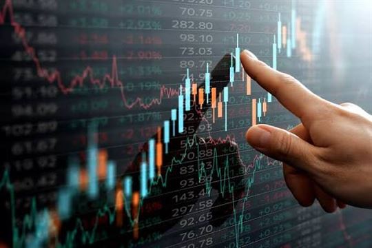 HDFC બેંકના મૂલ્યાંકનમાં સૌથી મોટો ઘટાડો જોવા મળ્યો છે.