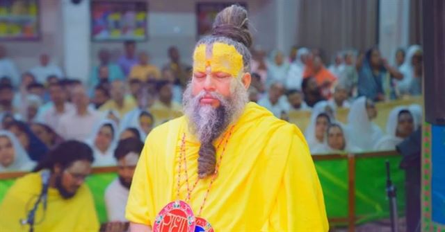 પ્રેમાનંદ મહારાજ પર ટ્રસ પાડવાનો હતો