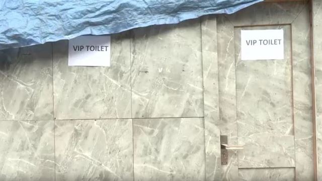 બાથરૂમના સ્પેરપાર્ટ ખોલીને લઈ ગયા અધિકારી