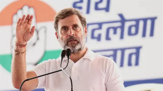 મહારાષ્ટ્ર ચૂંટણીઓ પર ઉઠાવ્યા સવાલ