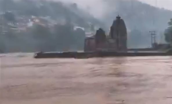 ઘણી જગ્યાએ ફાટ્યા વાદળ